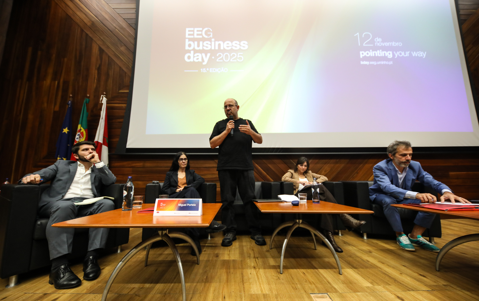 Thumbnail da galeria Business Day